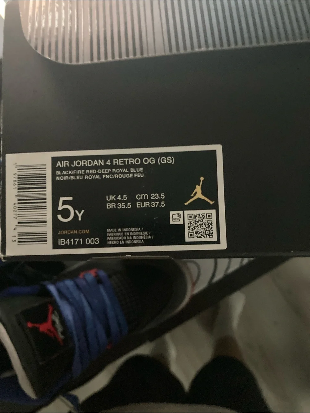 Jordan Men's Black and Red Retro Sneakers